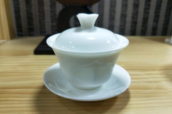 常見的七大材質的茶具優缺點，用什么材質的茶具泡茶最好？