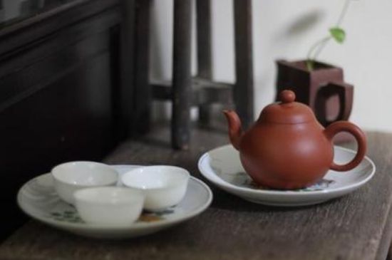 本山綠泥壺適合沖泡什么茶，紫砂壺本山綠最適合什么茶？