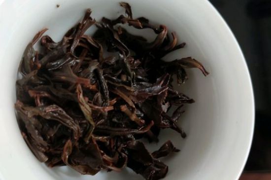 正山小種喝起來苦澀有點酸對嗎，正山小種發酸有害嗎
