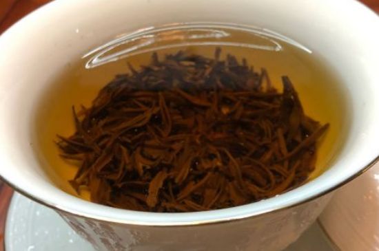 女人晚上喝紅茶好嗎，女人紅茶啥時候喝最好？