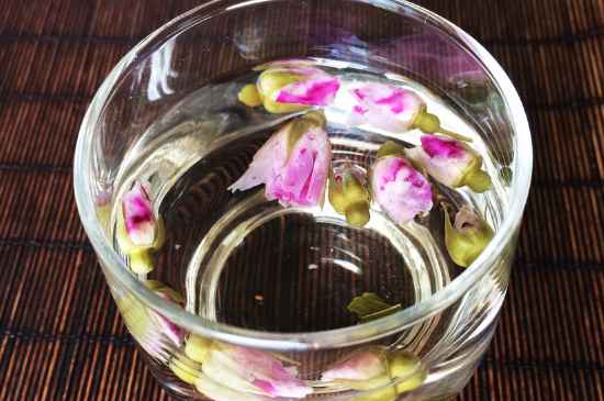 玫瑰花和茉莉茶一起泡有什么作用，玫瑰茉莉花茶的功效