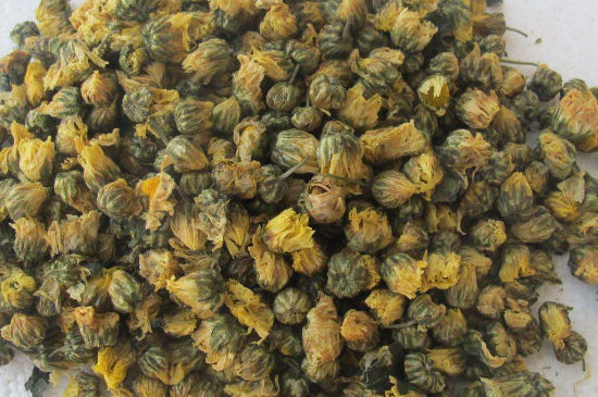 菊花茶大朵小朵有什么區(qū)別，菊花喝大朵還是小朵？