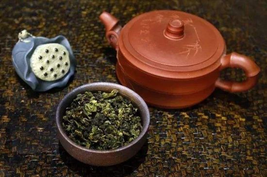 泡大紅袍、肉桂和水仙可以用一個紫砂壺嗎，可以摻一起沖泡么？